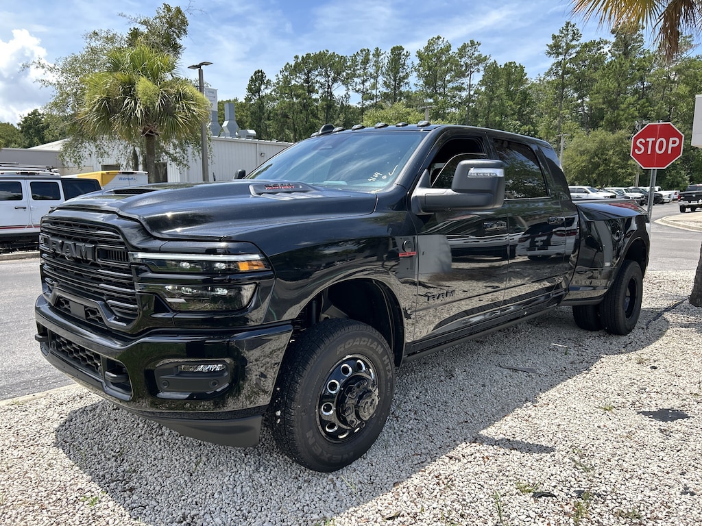 New 2026 Ram 3500 LARAMIE MEGA CAB 4X4 6'4 BOX Pickup