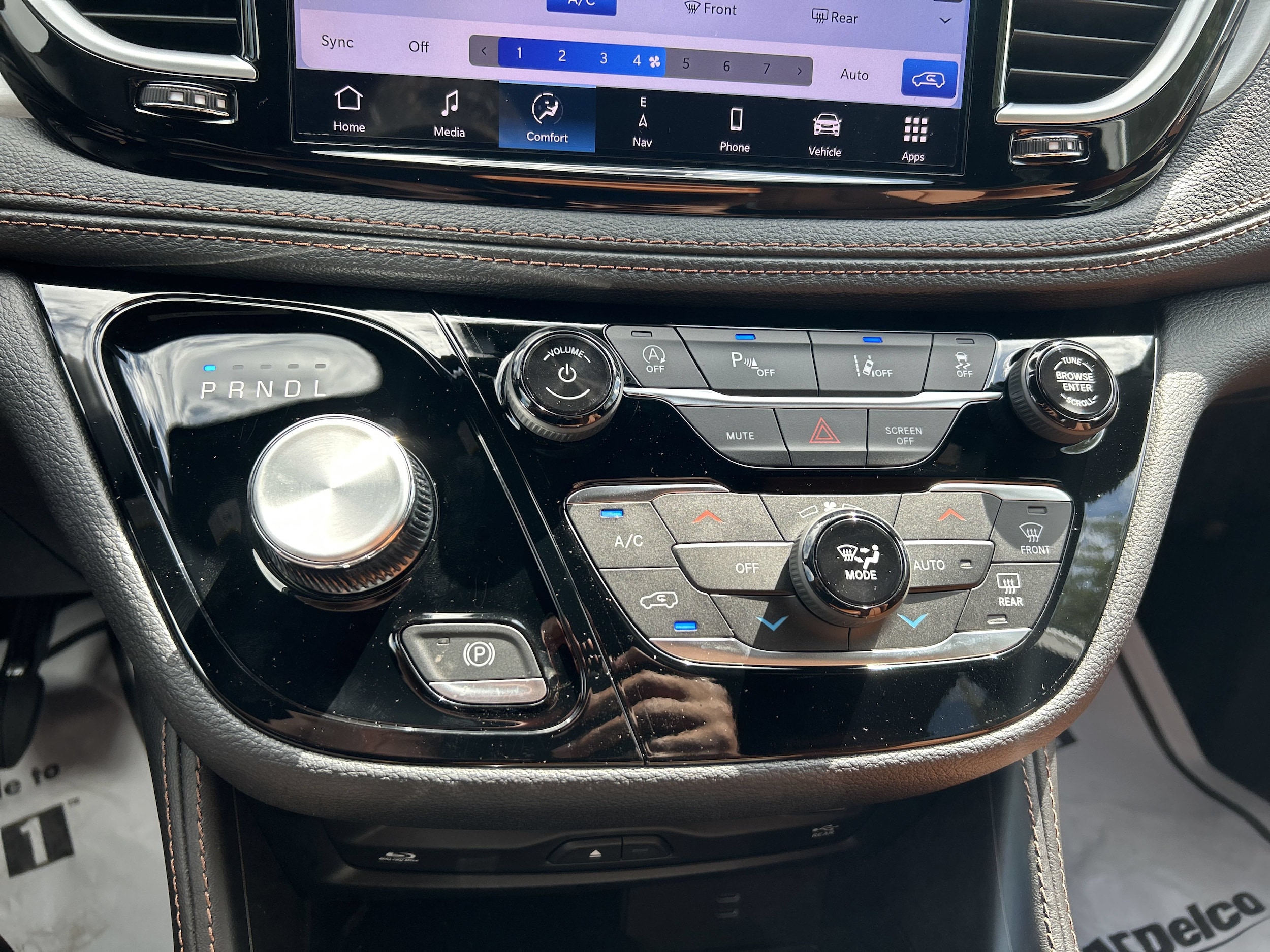 2026 Chrysler Pacifica Pinnacle - Photo 28
