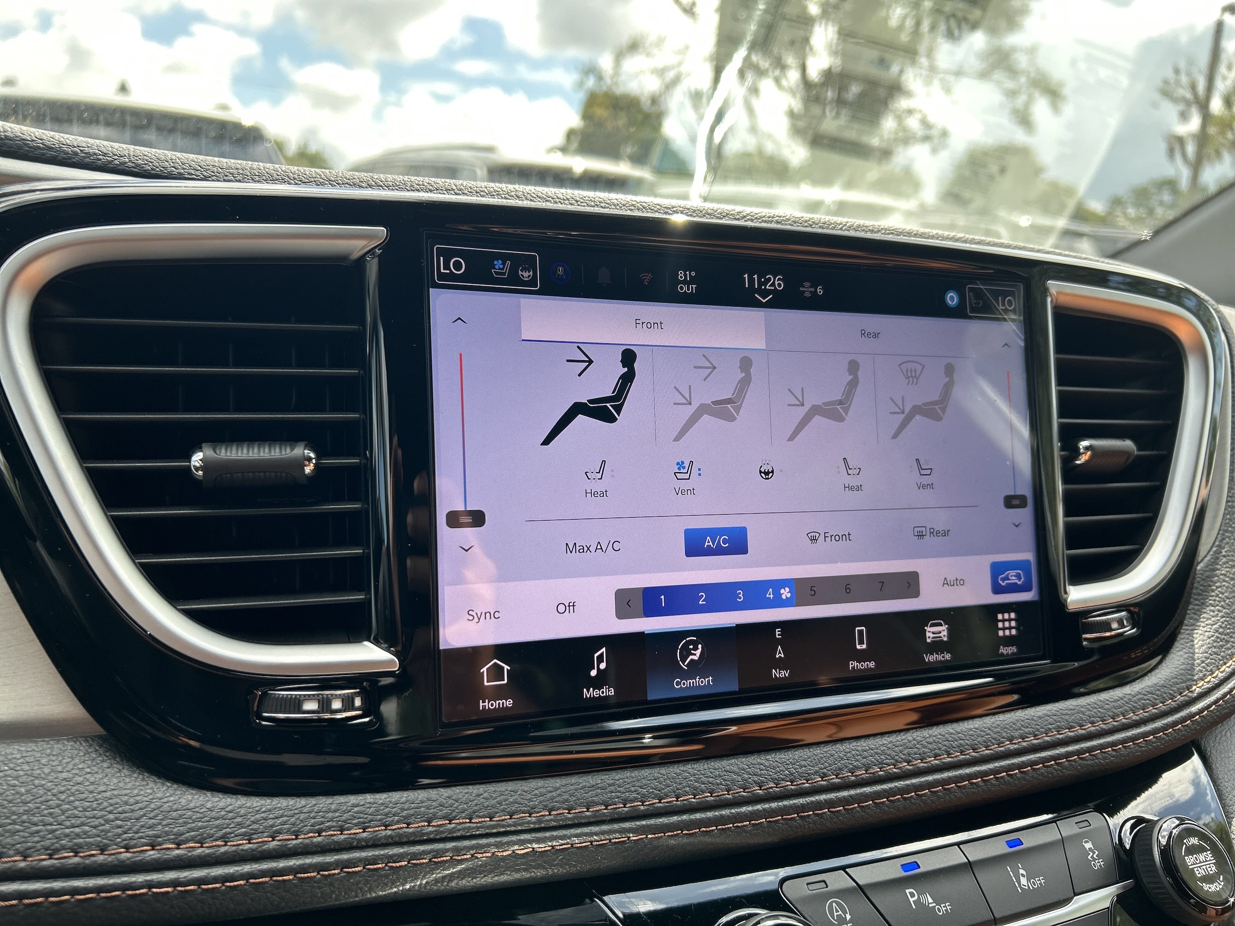 2026 Chrysler Pacifica Pinnacle - Photo 30