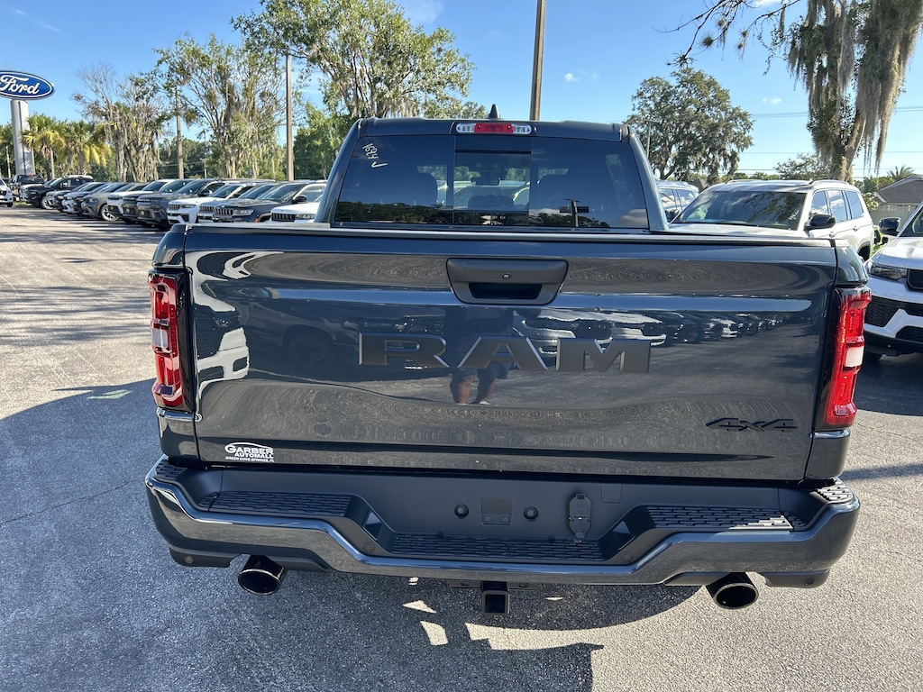 New 2026 Ram 1500 EXPRESS CREW CAB 4X4 5'7 BOX Pickup