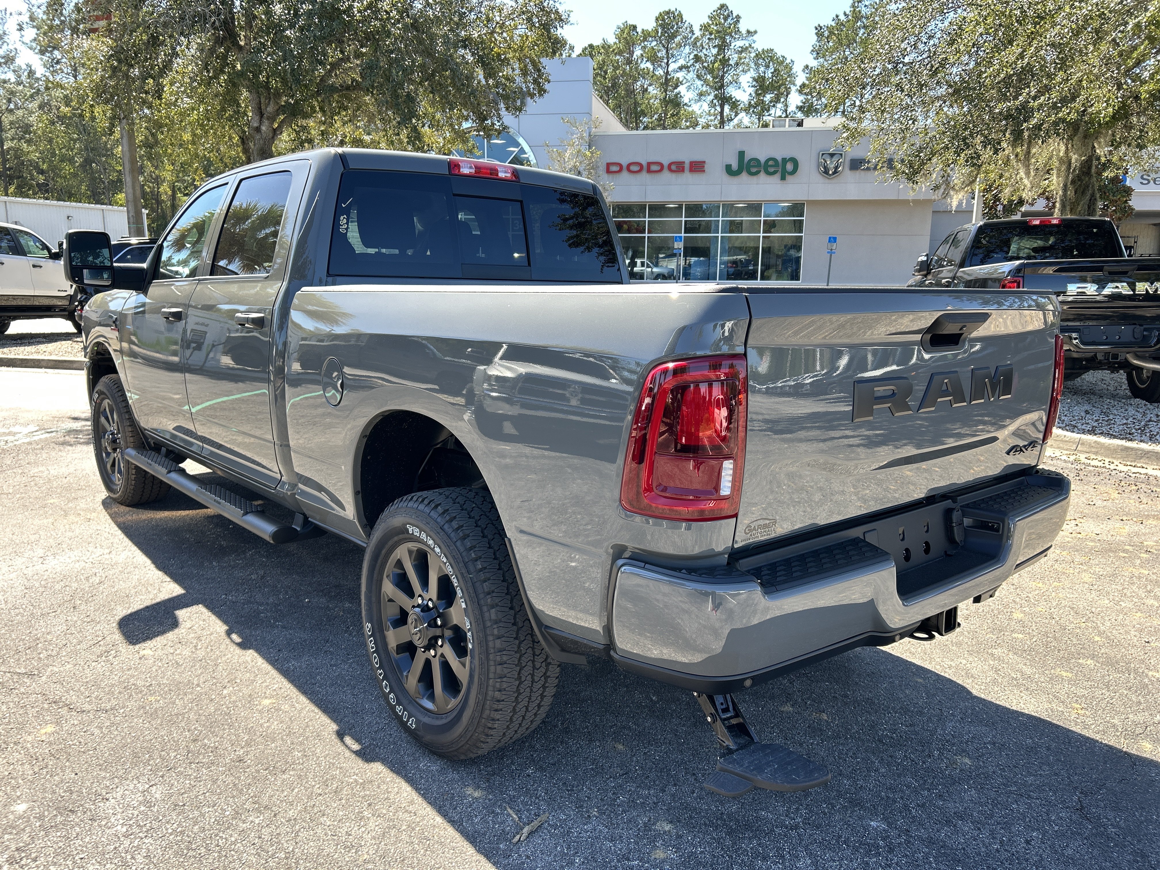 New 2027 Ram 2500 TRADESMAN CREW CAB 4X4 Pickup