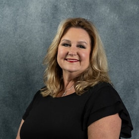 Staff member Kelly Rodis from ID_020f99c870f9