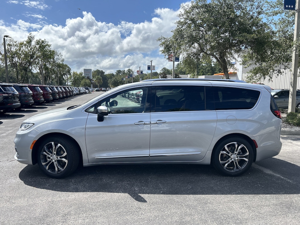 New 2026 Chrysler Pacifica PINNACLE Passenger Van