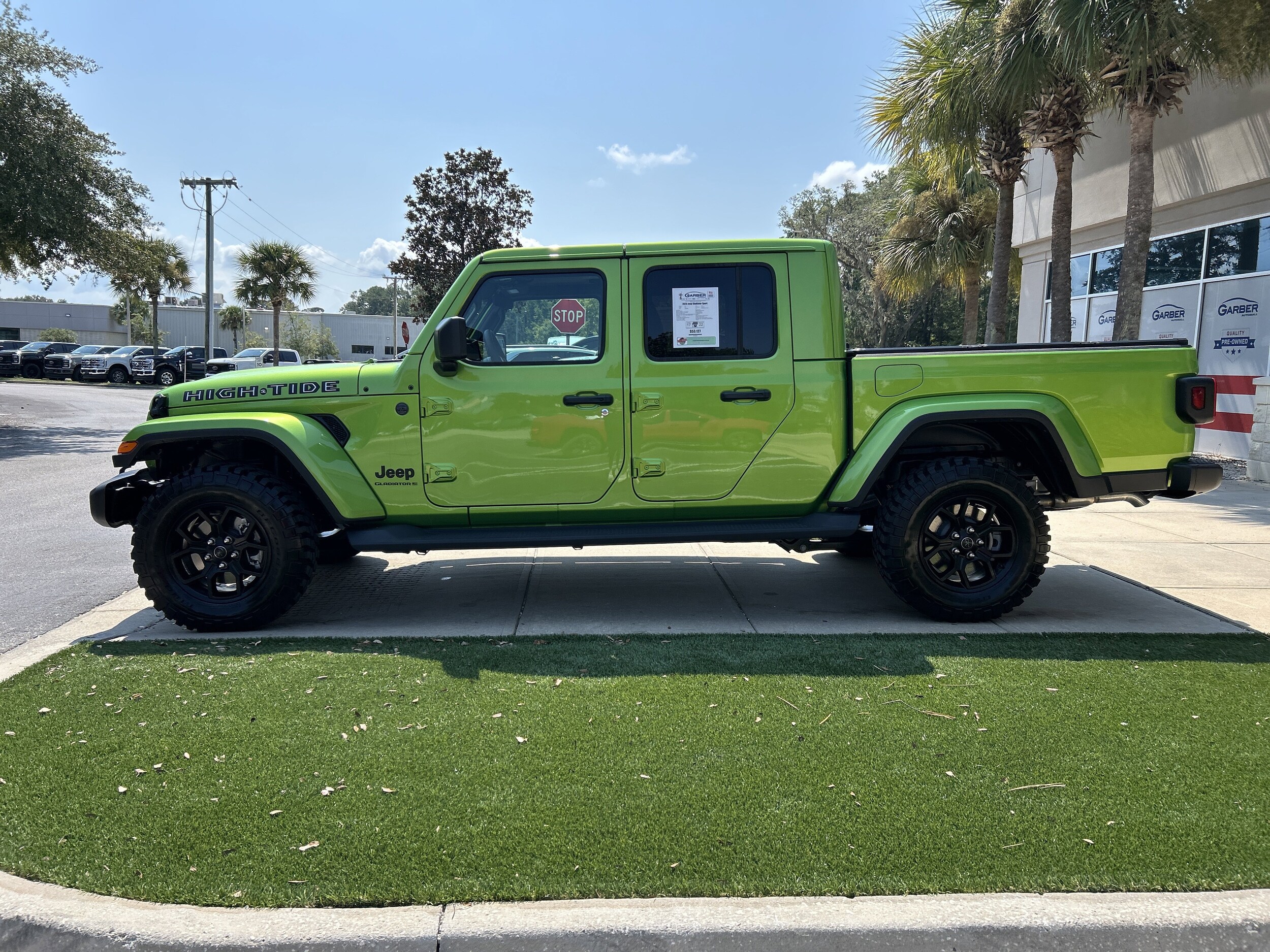2025 Jeep Gladiator Sport photo 3