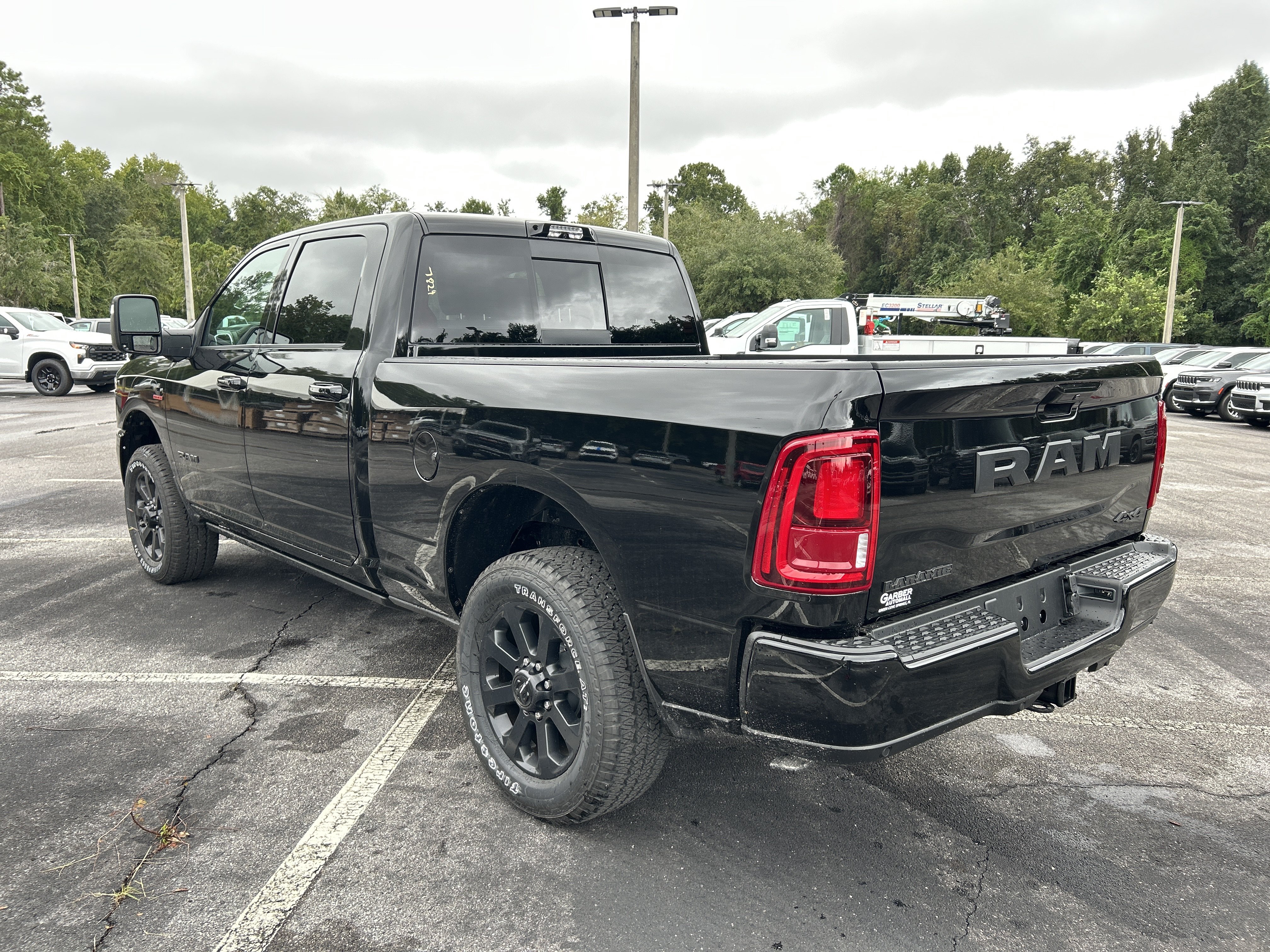 New 2027 Ram 3500 LARAMIE CREW CAB 4X4 Pickup