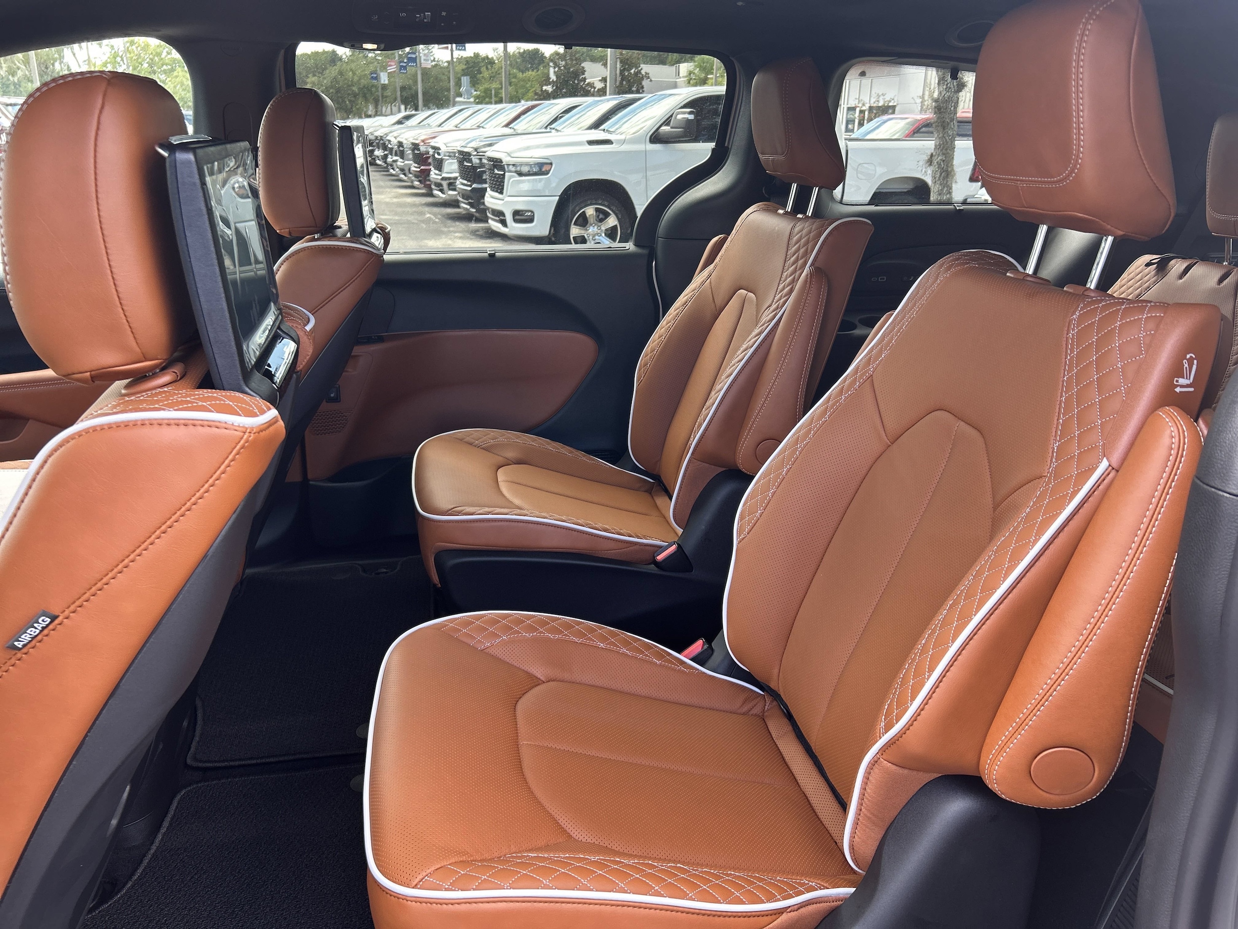 2026 Chrysler Pacifica Pinnacle - Photo 41