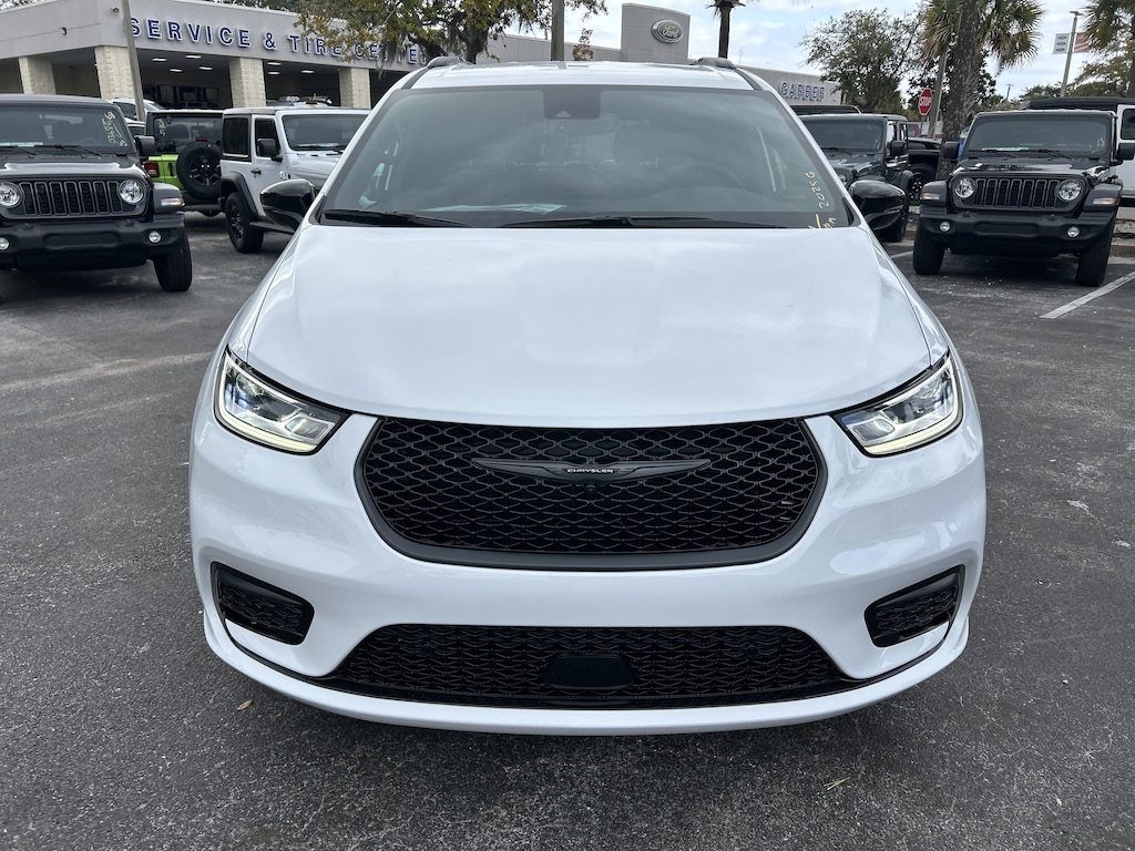 New 2026 Chrysler Pacifica SELECT Passenger Van
