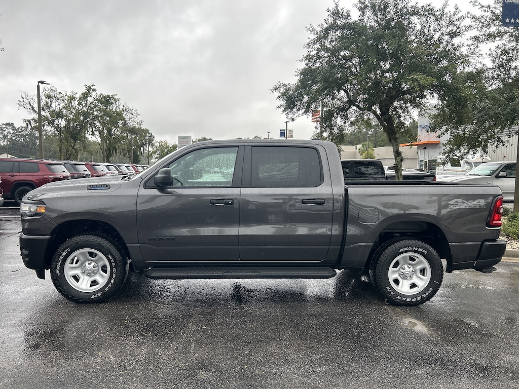 New 2025 Ram 1500 TRADESMAN CREW CAB 4X4 5'7 BOX Pickup