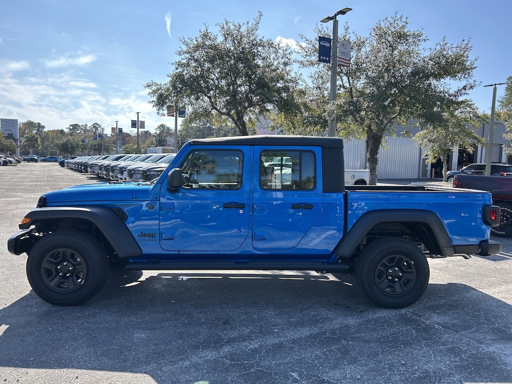 New 2025 Jeep Gladiator SPORT 4X4 Pickup