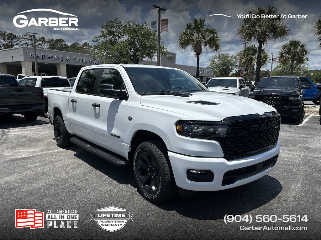 New 2026 Ram 1500 EXPRESS CREW CAB 4X4 5'7 BOX Pickup