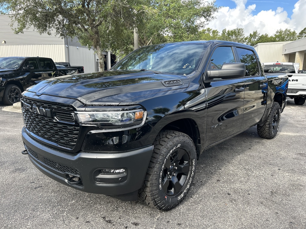 New 2026 Ram 1500 WARLOCK CREW CAB 4X4 5'7 BOX Pickup