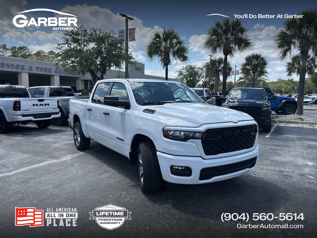 New 2026 Ram 1500 EXPRESS CREW CAB 4X2 5'7 BOX Pickup
