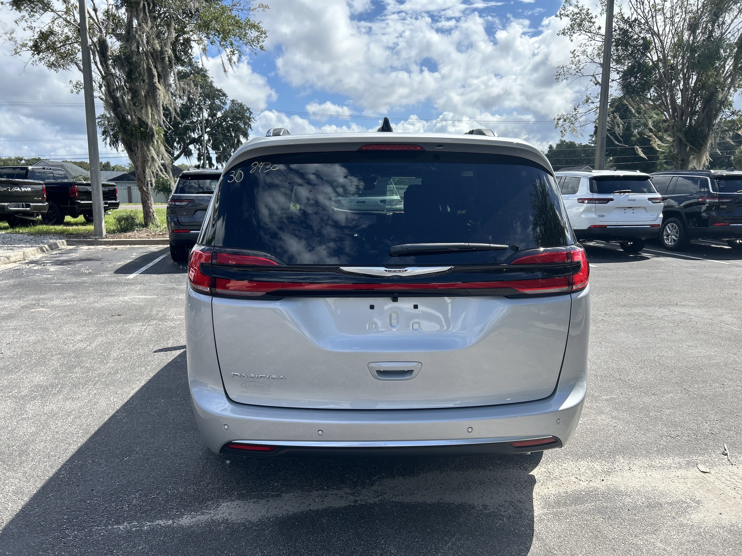 2026 Chrysler Pacifica Pinnacle - Photo 6