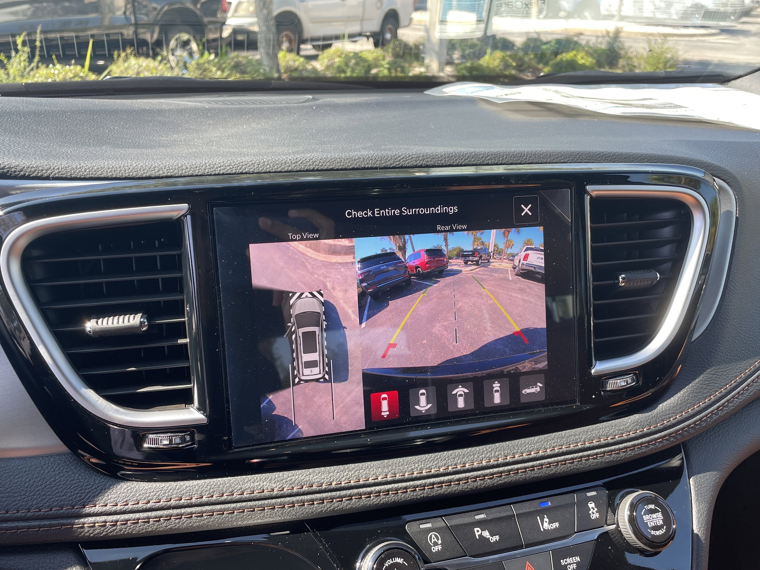2026 Chrysler Pacifica Pinnacle - Photo 28