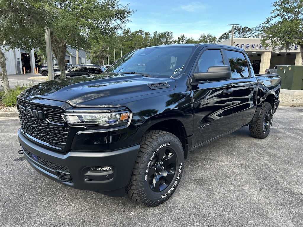 New 2026 Ram 1500 WARLOCK CREW CAB 4X4 5'7 BOX Pickup