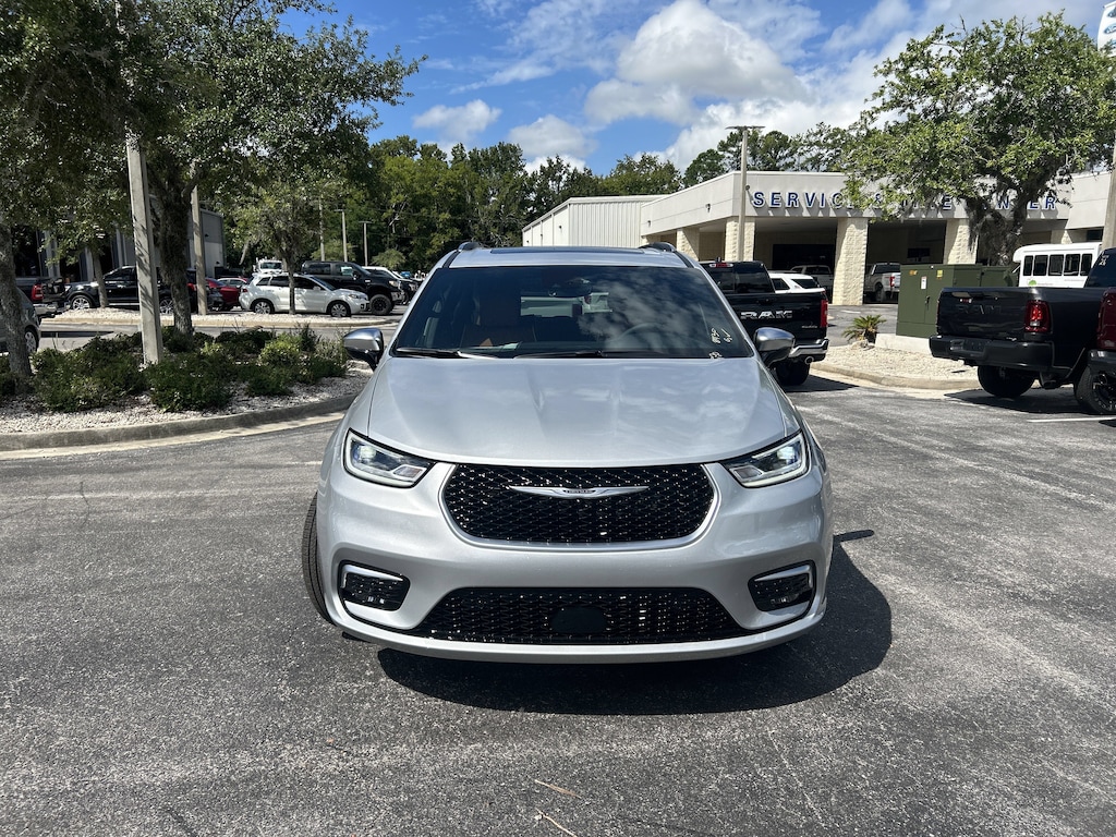 New 2026 Chrysler Pacifica PINNACLE Passenger Van