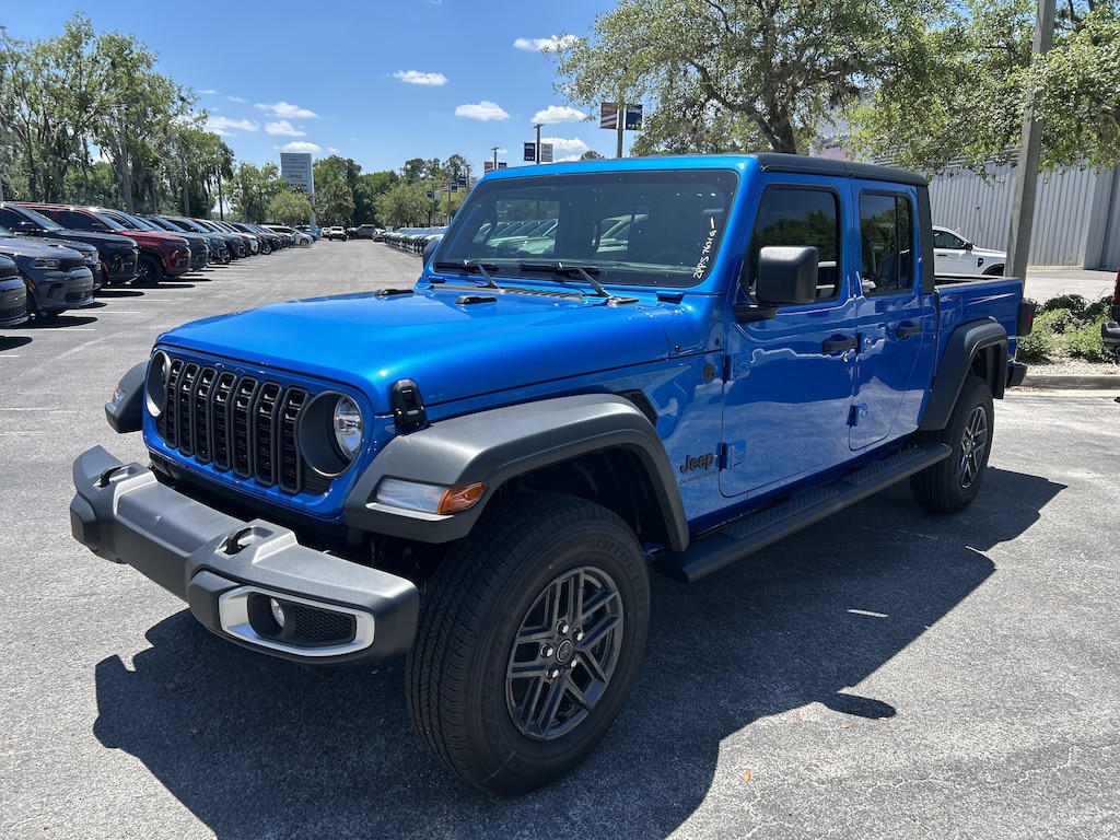 New 2026 Jeep Gladiator SPORT 4X4 Pickup