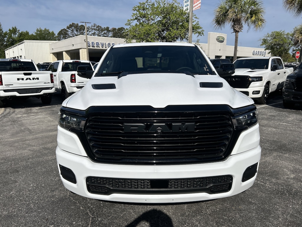 New 2026 Ram 1500 LARAMIE CREW CAB 4X4 5'7 BOX Pickup