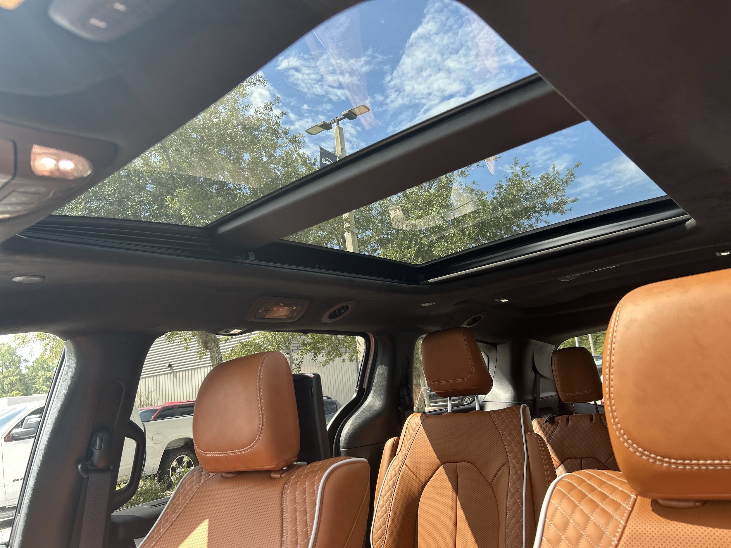 2026 Chrysler Pacifica Pinnacle - Photo 19