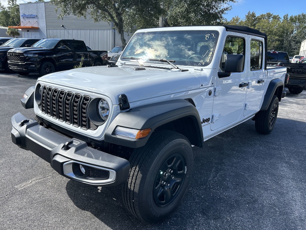 New 2025 Jeep Gladiator SPORT 4X4 Pickup
