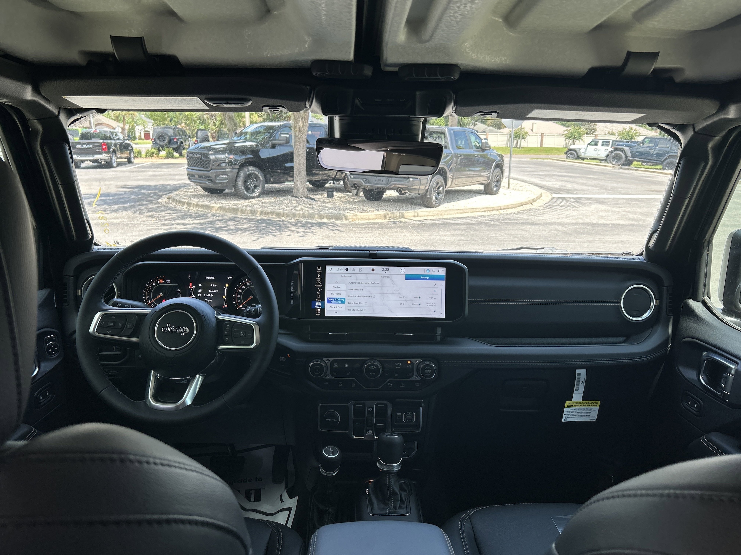 2025 Jeep Wrangler 4-Door Sahara - Photo 31