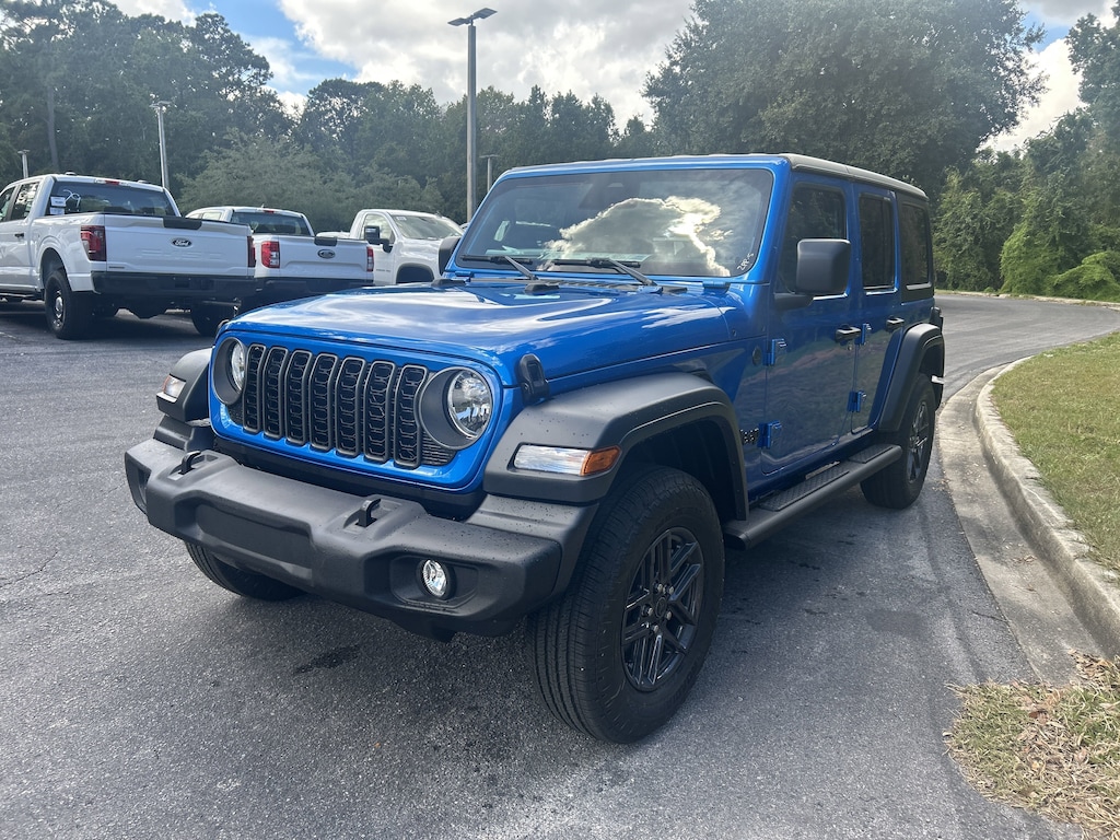 New 2025 Jeep Wrangler 4-DOOR SPORT S Sport Utility