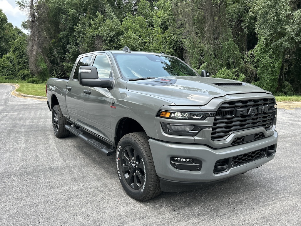 New 2026 Ram 2500 BLACK EXPRESS CREW CAB 4X4 6'4 BOX Pickup