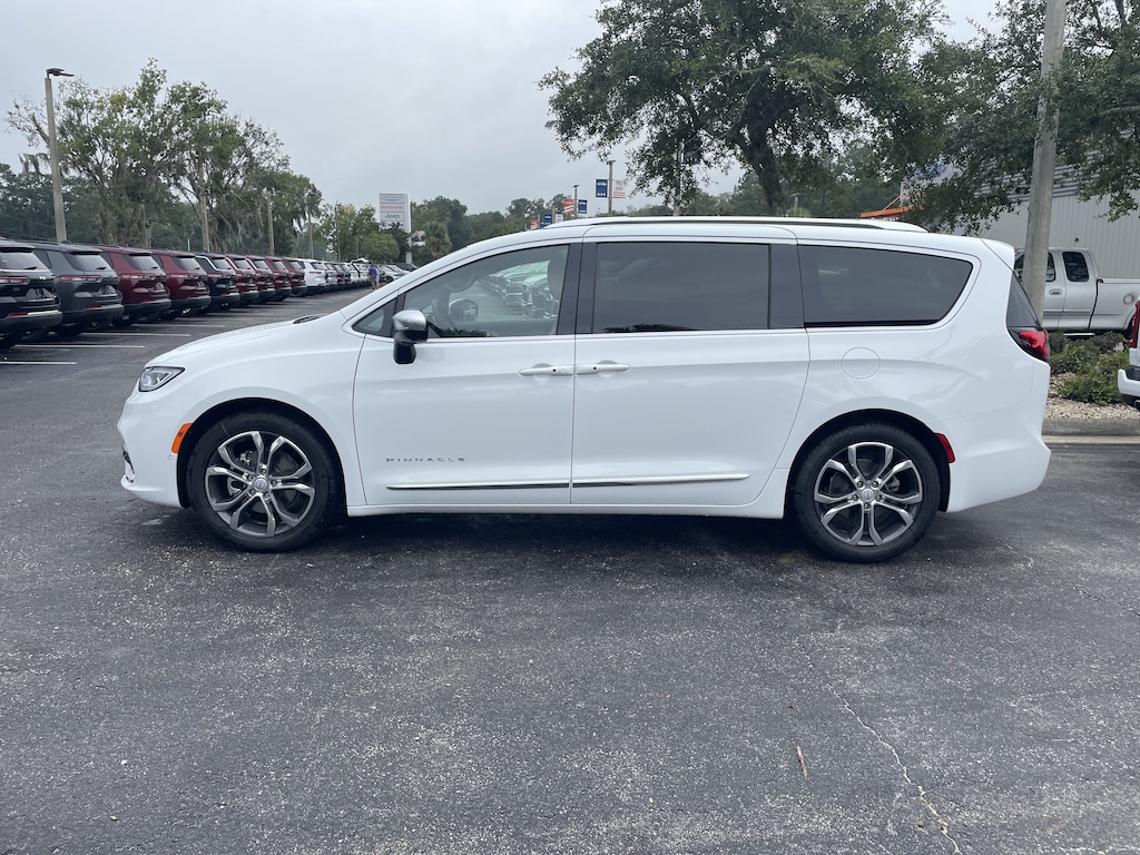 New 2026 Chrysler Pacifica PINNACLE Passenger Van