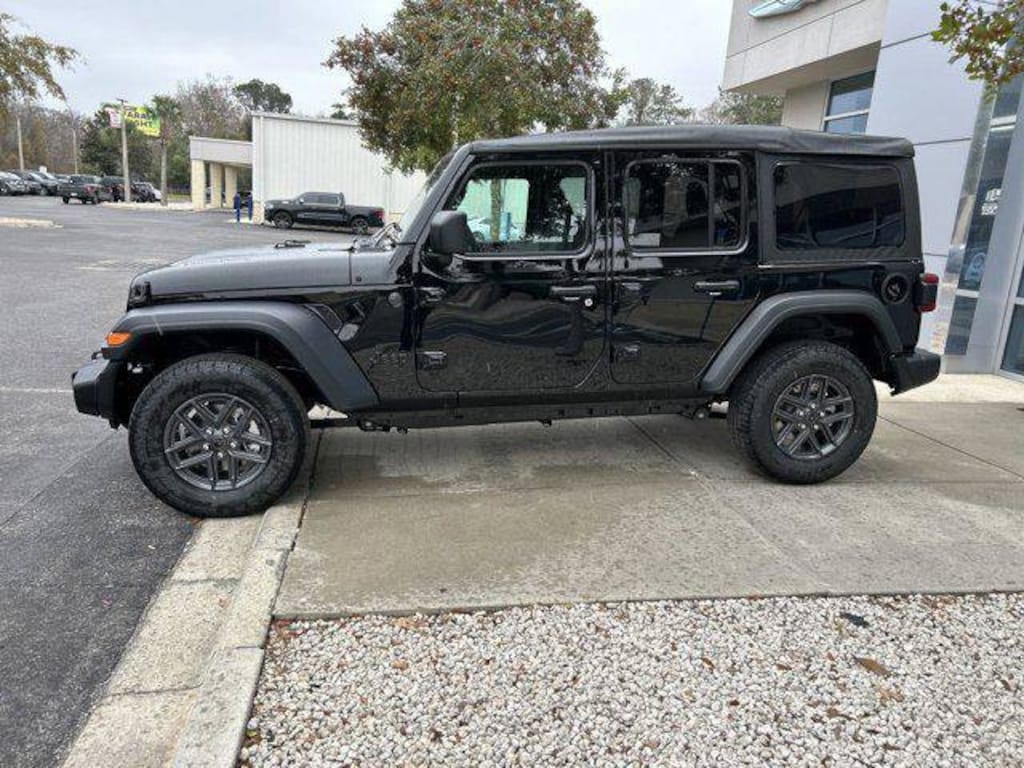 New 2025 Jeep Wrangler 4-DOOR SPORT S Sport Utility
