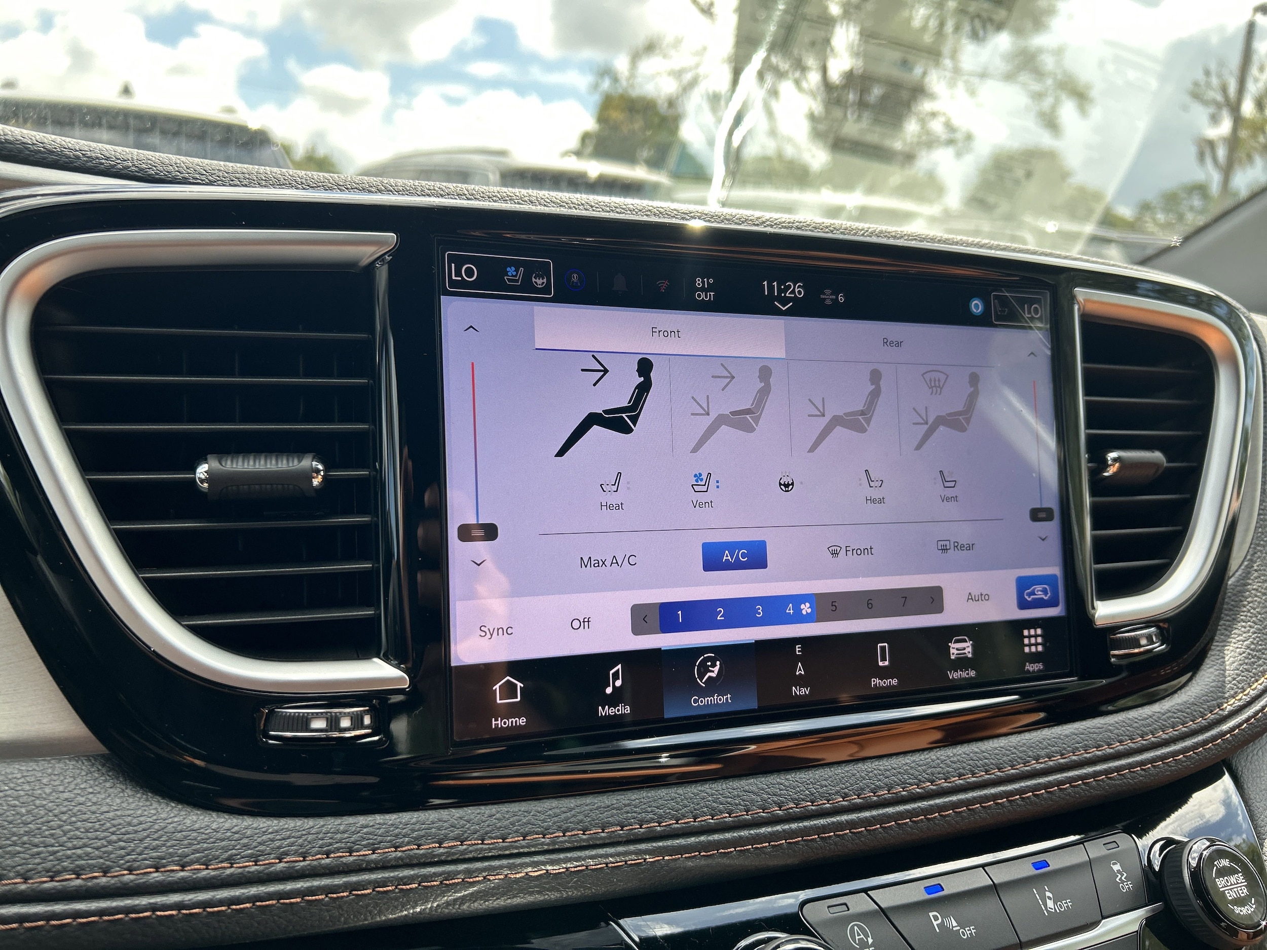 2026 Chrysler Pacifica Pinnacle - Photo 30