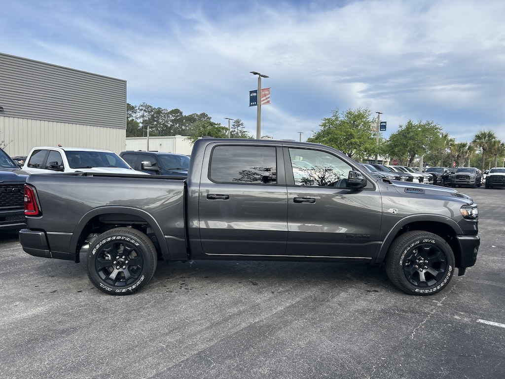 New 2026 Ram 1500 BIG HORN CREW CAB 4X4 5'7 BOX Pickup