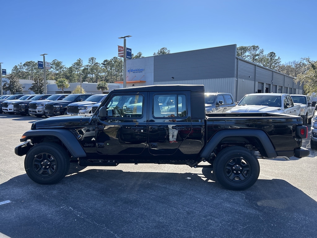 New 2026 Jeep Gladiator SPORT 4X4 Pickup