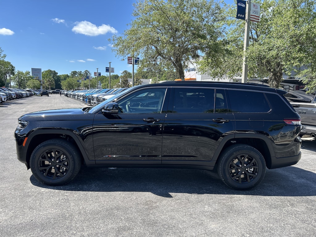 New 2026 Jeep Grand Cherokee L LAREDO ALTITUDE 4X2 Sport Utility