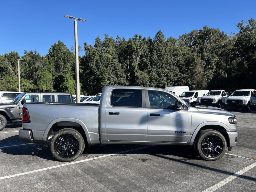 New 2026 Ram 1500 LARAMIE CREW CAB 4X4 5'7 BOX Pickup