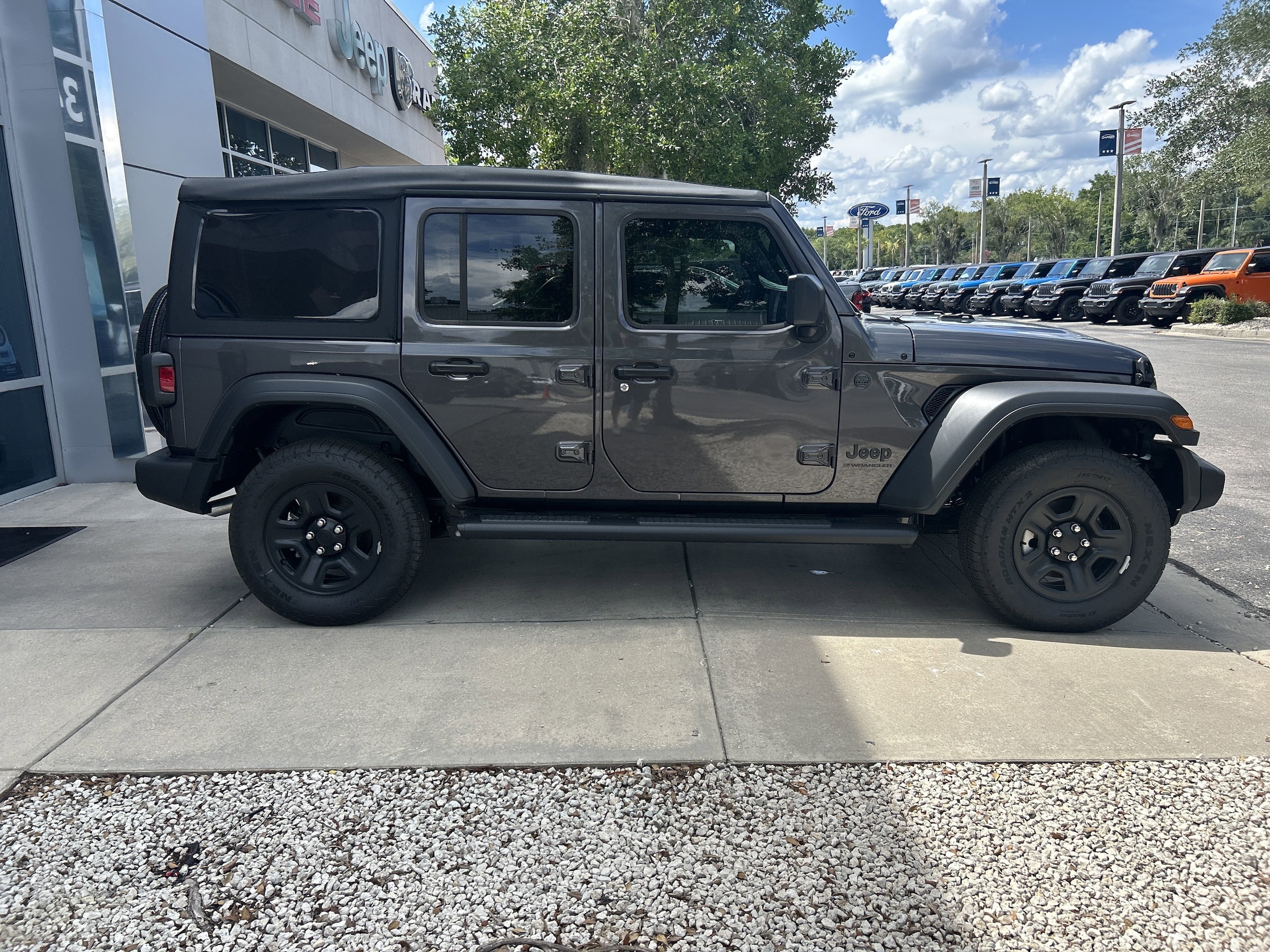 2025 Jeep Wrangler 4-Door Sport - Photo 8