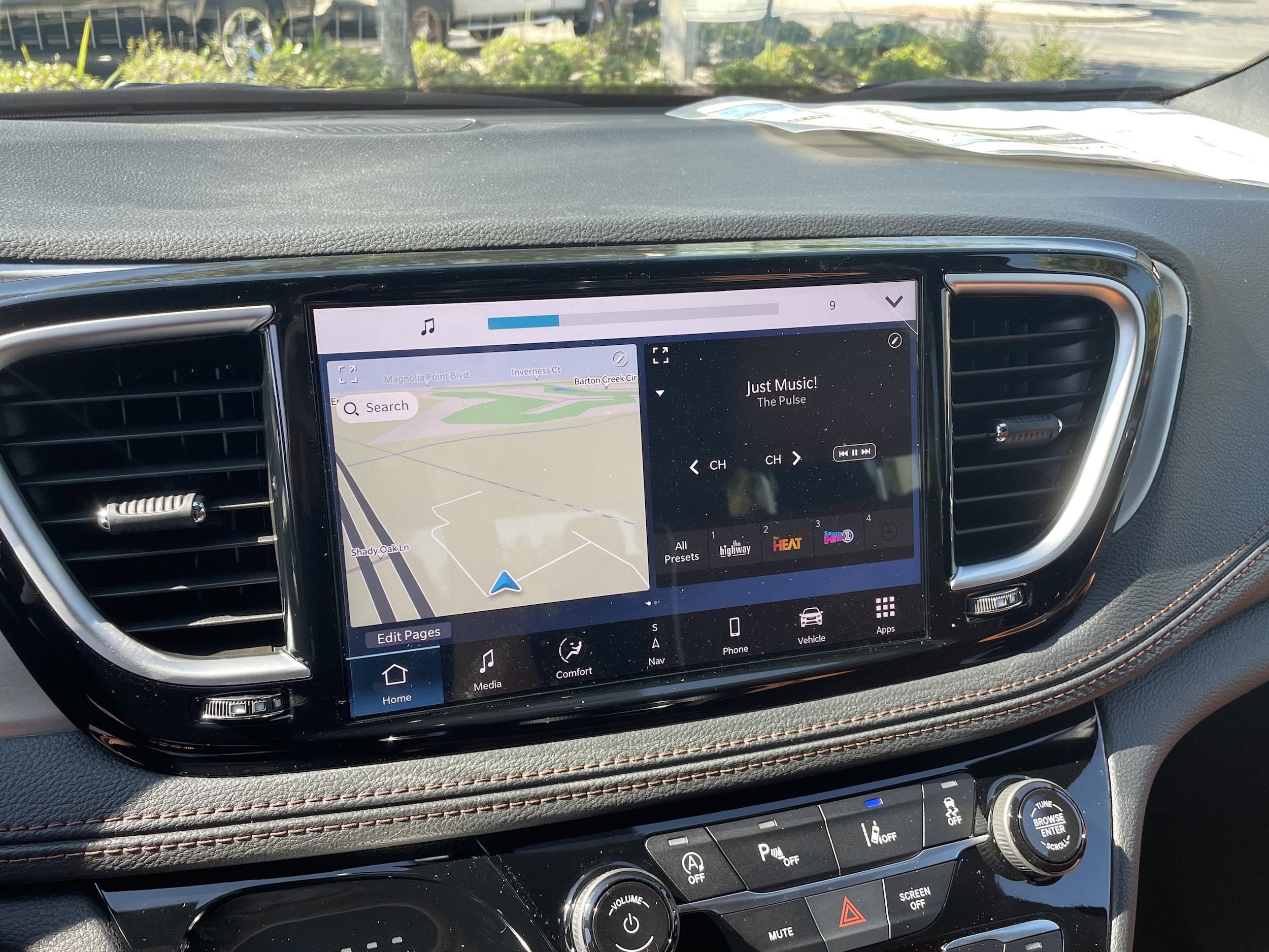 2026 Chrysler Pacifica Pinnacle - Photo 23