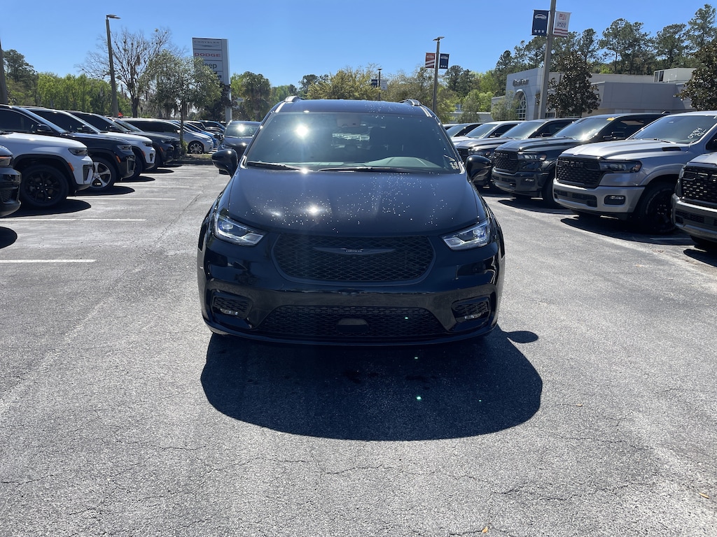 New 2026 Chrysler Pacifica SELECT Passenger Van