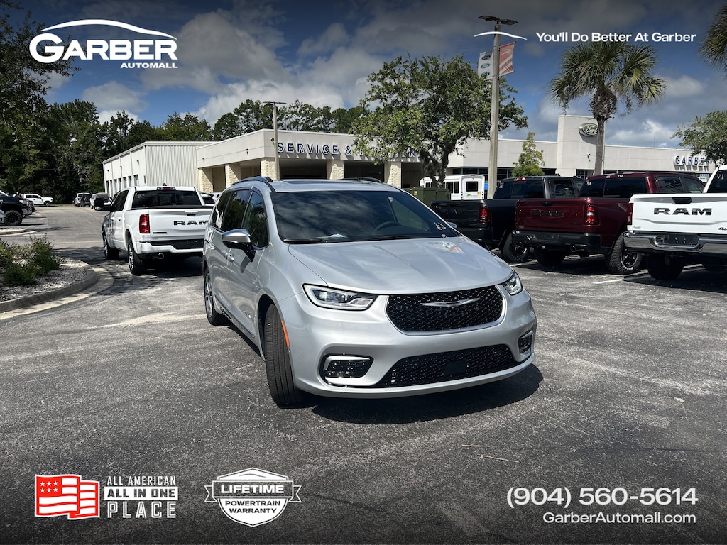 New 2026 Chrysler Pacifica PINNACLE Passenger Van