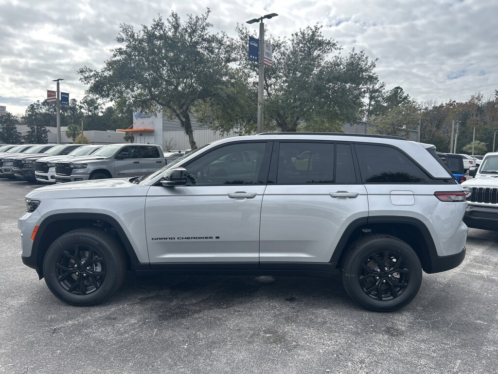New 2025 Jeep Grand Cherokee ALTITUDE X 4X2 Sport Utility