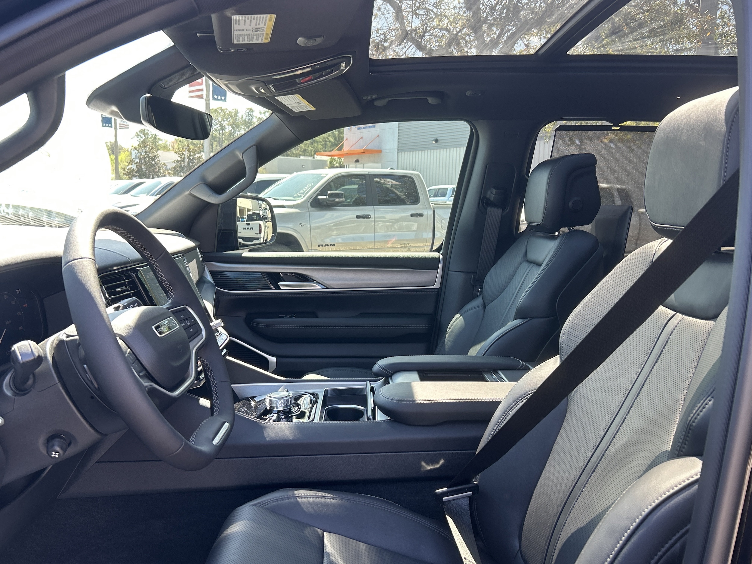 2026 Jeep Grand Wagoneer Limited Reserve - Photo 12