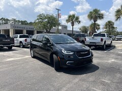 2025 Chrysler Pacifica SELECT Passenger Van
