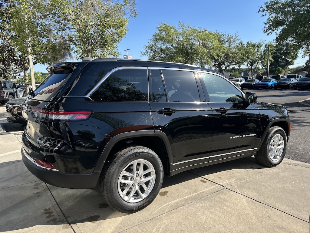 New 2026 Jeep Grand Cherokee LAREDO X 4X2 Sport Utility
