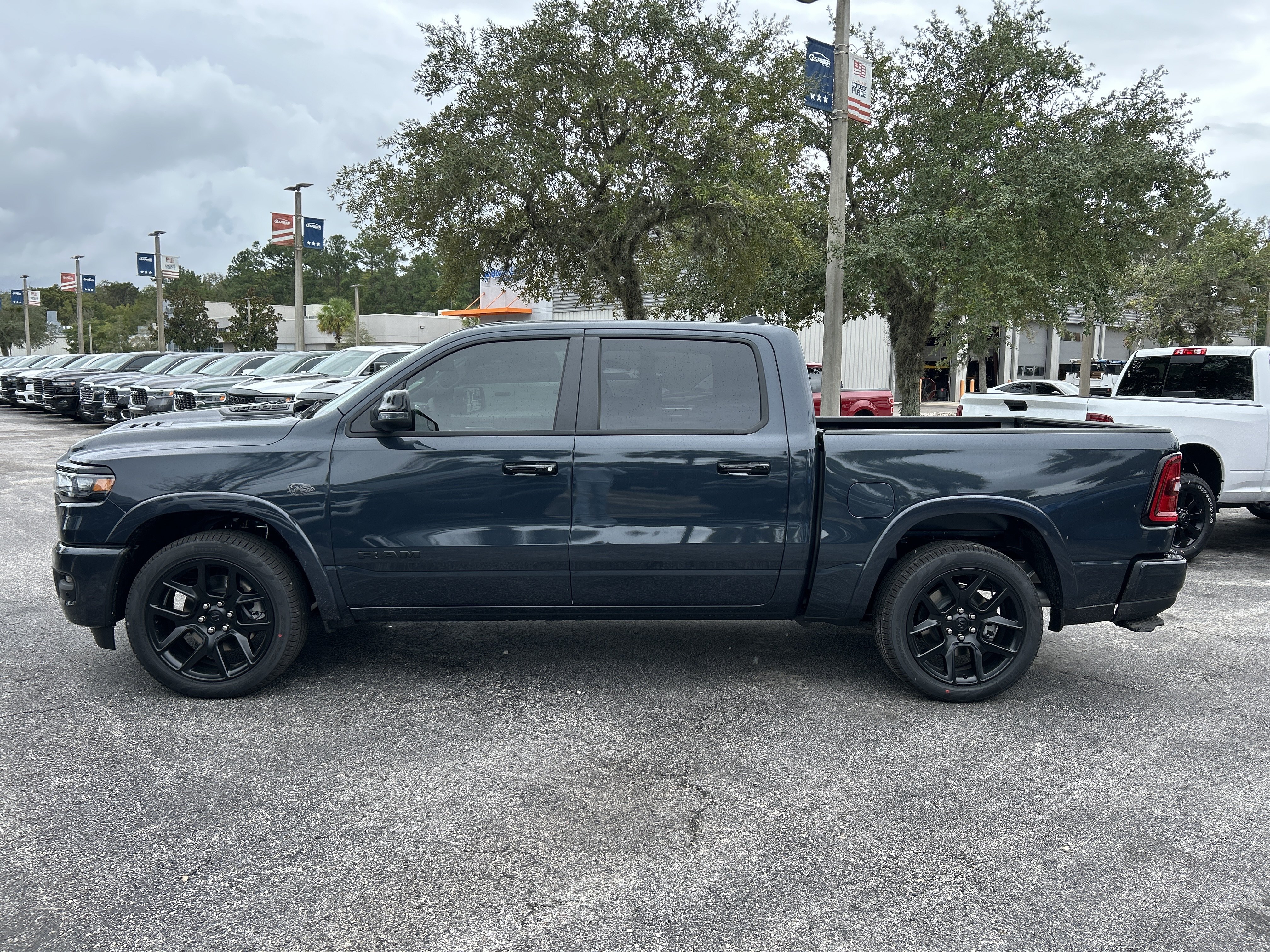 New 2027 Ram 1500 LARAMIE CREW CAB 4X4 5'7 BOX Pickup