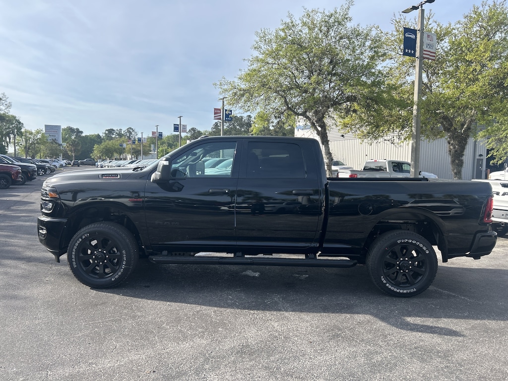 New 2026 Ram 3500 BIG HORN CREW CAB 4X4 6'4 BOX Pickup