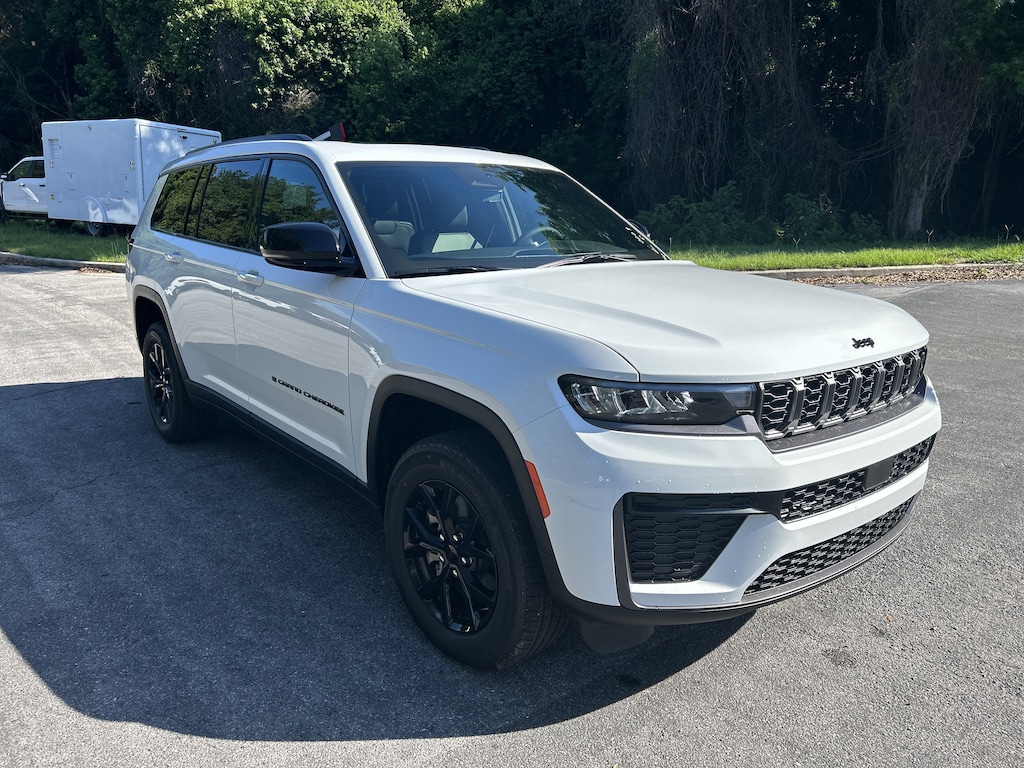 New 2026 Jeep Grand Cherokee L LAREDO ALTITUDE 4X2 Sport Utility
