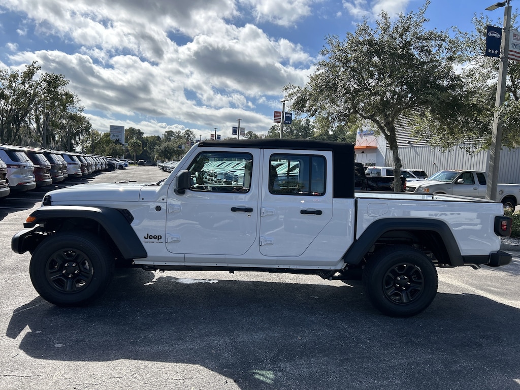 New 2025 Jeep Gladiator SPORT 4X4 Pickup