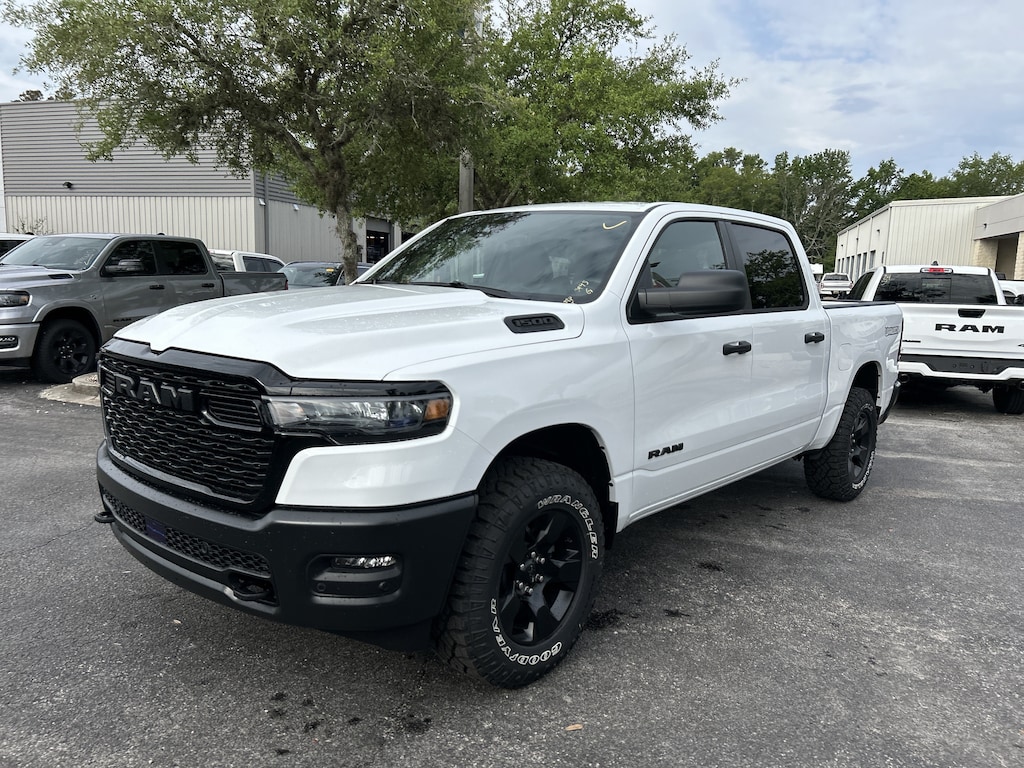 New 2026 Ram 1500 WARLOCK CREW CAB 4X4 5'7 BOX Pickup
