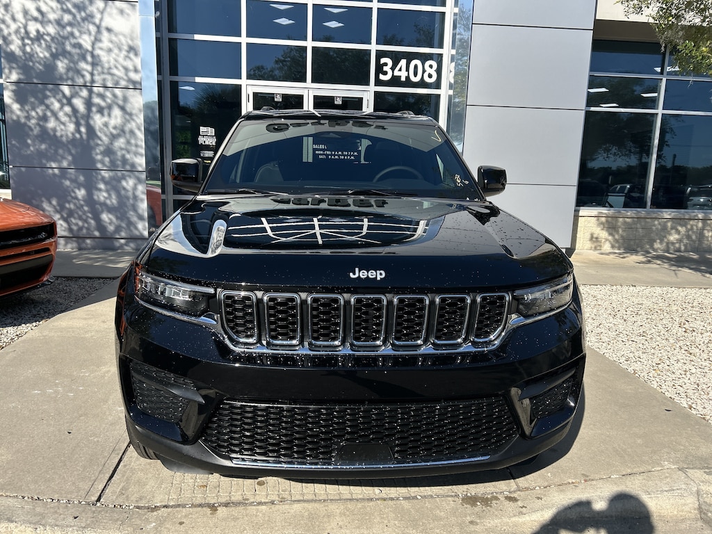 New 2026 Jeep Grand Cherokee LAREDO X 4X2 Sport Utility