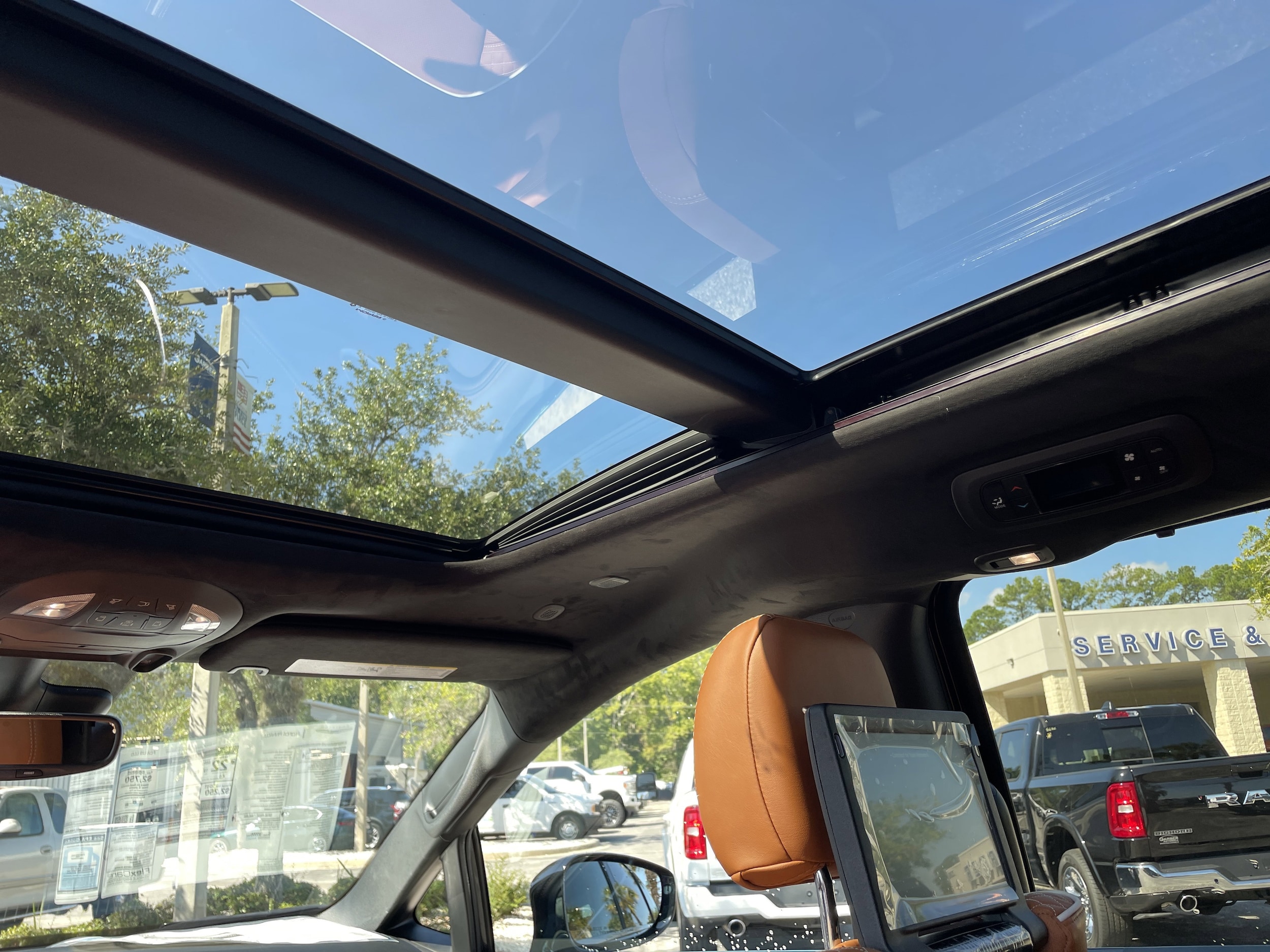 2026 Chrysler Pacifica Pinnacle - Photo 45