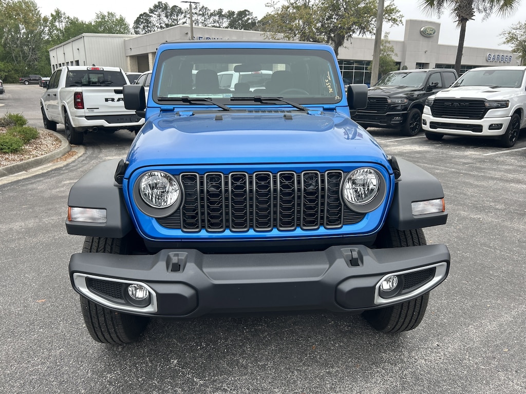New 2026 Jeep Gladiator SPORT 4X4 Pickup